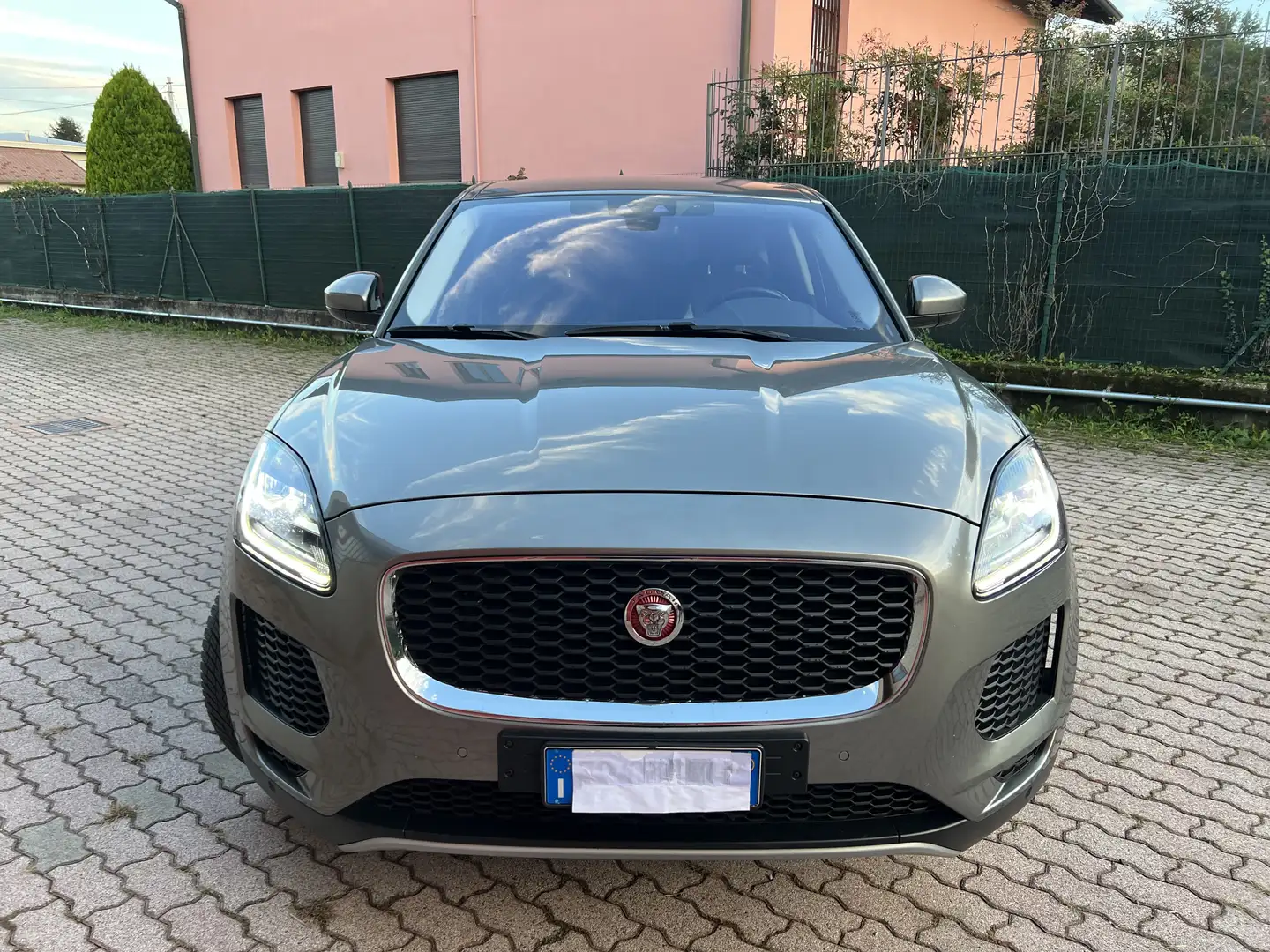 Jaguar E-Pace 2.0 i4 S AWD 249cv Auto Gris - 2