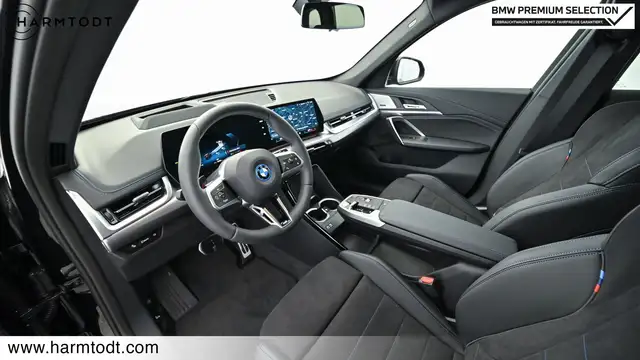 BMW Ix1 view 8
