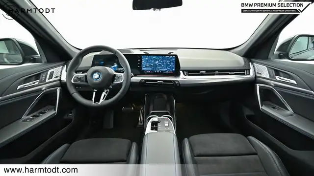 BMW Ix1 view 10