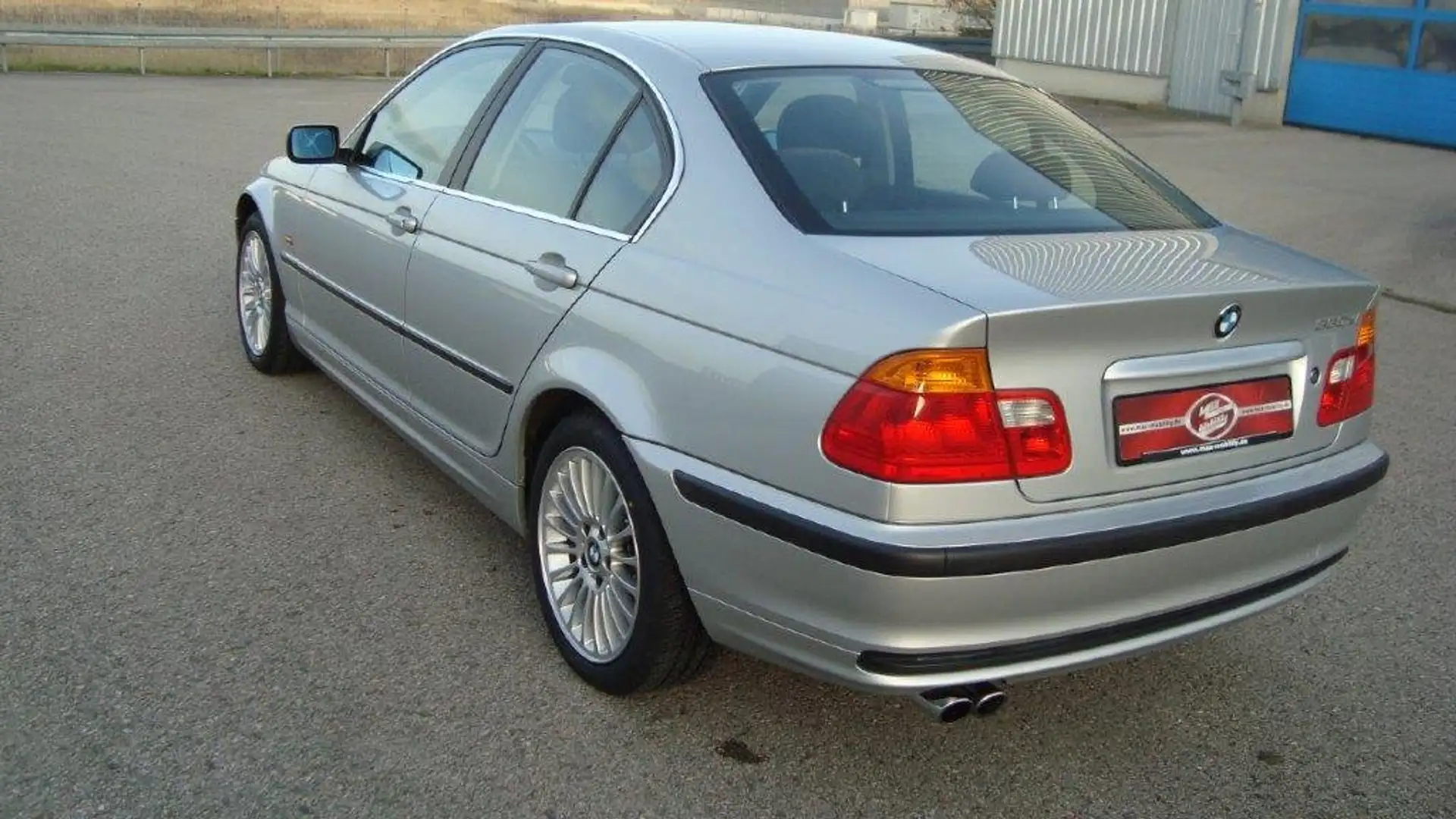 BMW 330 330 ix, super sauber, Anzeige  lesen, 14850 netto Серебристый - 2