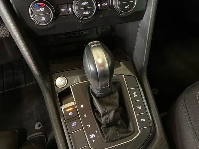 Volkswagen Tiguan view 11