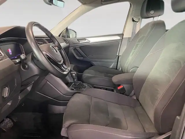 Volkswagen Tiguan view 6