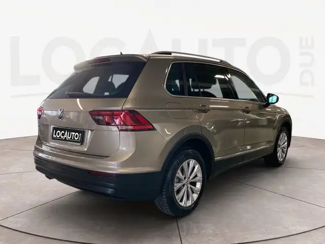 Volkswagen Tiguan view 27