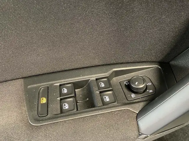 Volkswagen Tiguan view 17