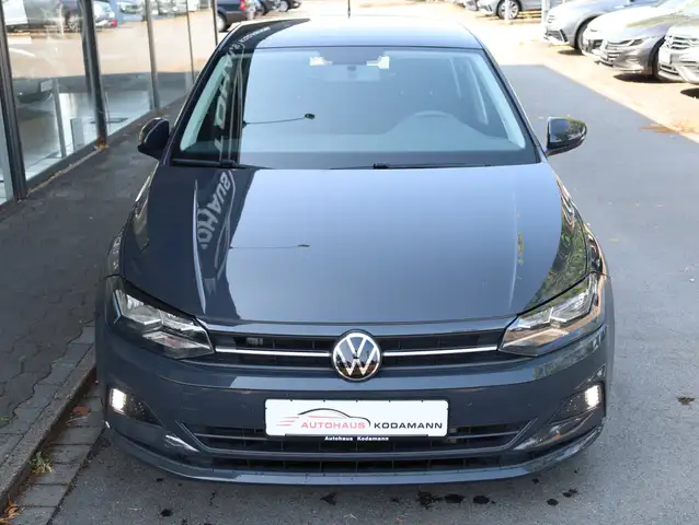 Volkswagen Polo view 3