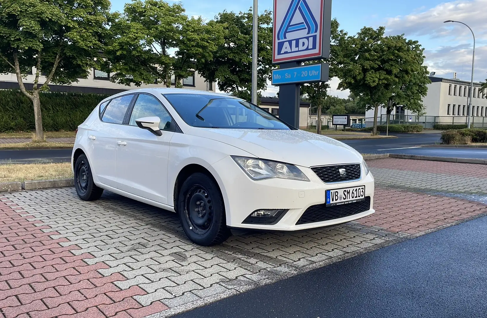 SEAT Leon Reference Weiß - 2