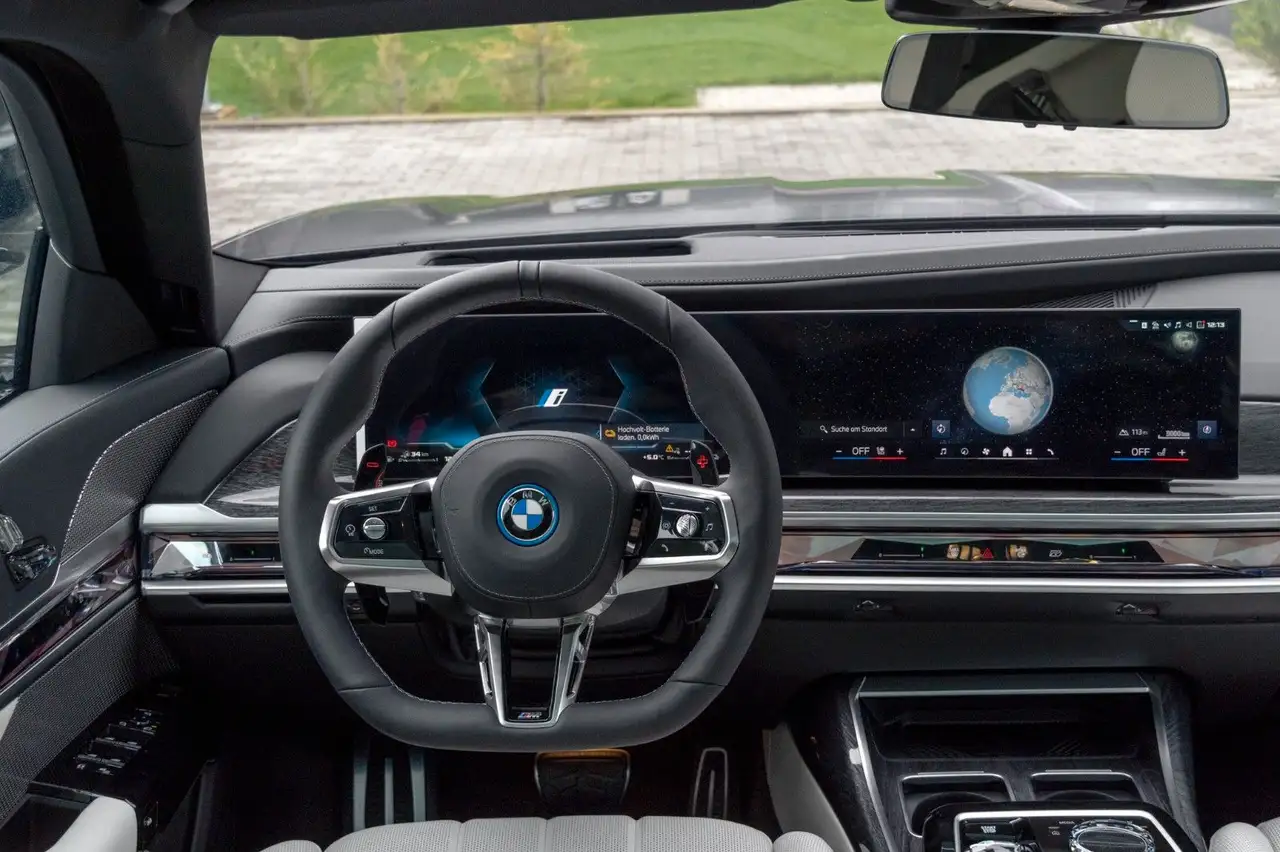 BMW 760 e MASSAGE.AUTOTÜR.SKYLOUNGE.B&W.INDIVI.5/100 14
