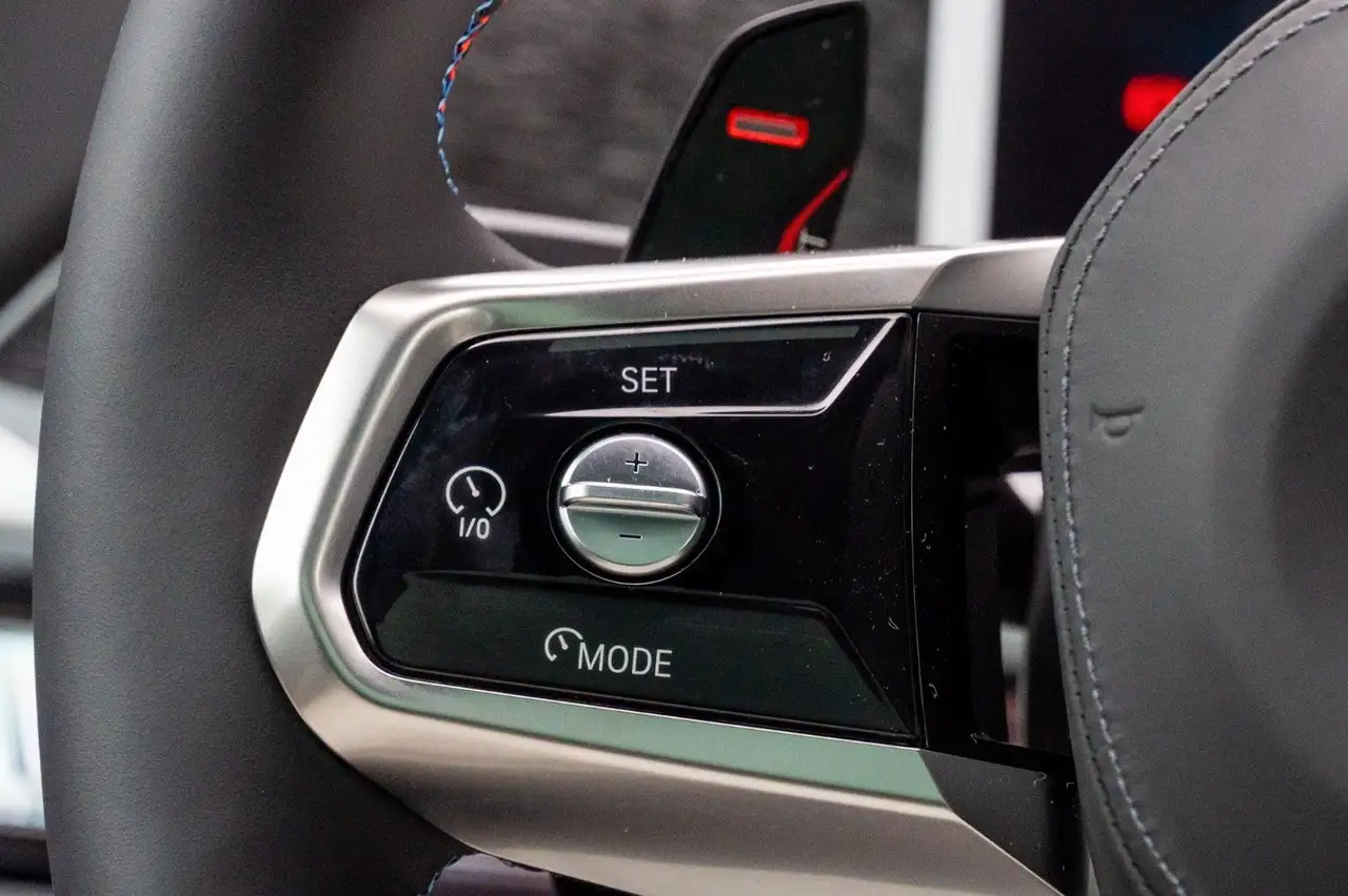 BMW 760 e MASSAGE.AUTOTÜR.SKYLOUNGE.B&W.INDIVI.5/100 15