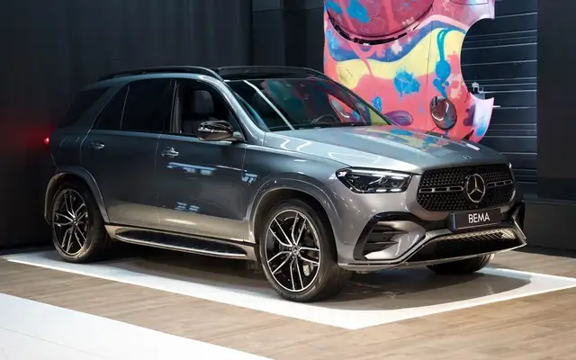 Mercedes-Benz E 60 AMG Classe 400 e 4MATIC AMG Line 381cv | Burmester Toit Pano HUD Caméra 360° À partir de 980-mois