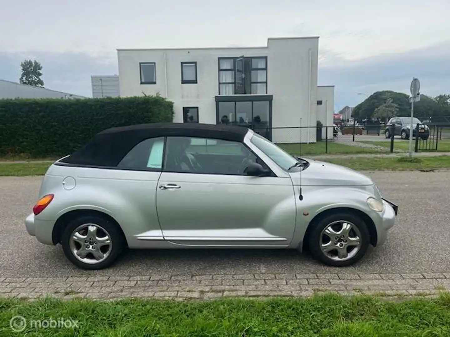 Chrysler PT Cruiser Cabrio 2.4i Touring Grijs - 2