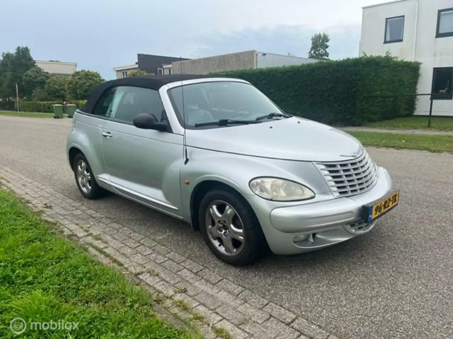 Chrysler PT Cruiser Cabrio 2.4i Touring Grijs - 1