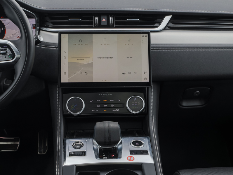 Jaguar F-Pace D200 R-Dynamic SE AHK HUD Pano — photo 11
