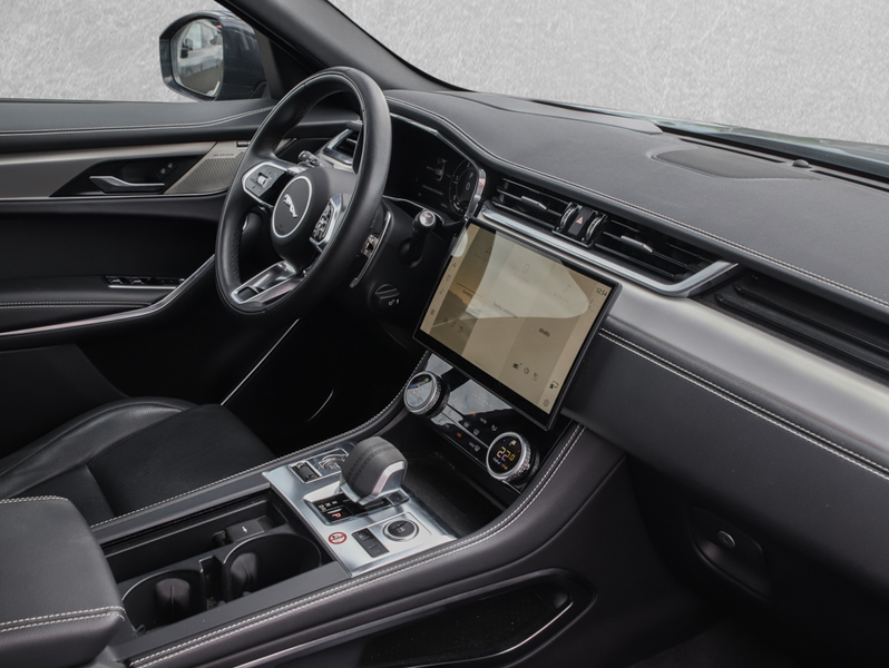 Jaguar F-Pace D200 R-Dynamic SE AHK HUD Pano — photo 10