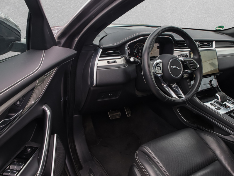 Jaguar F-Pace D200 R-Dynamic SE AHK HUD Pano — photo 13