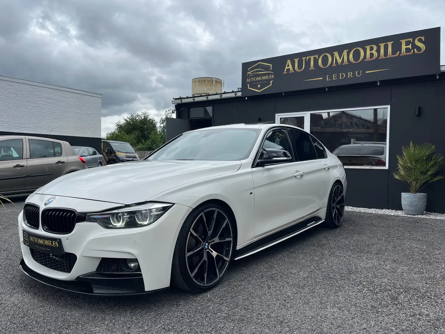 BMW 330 330i // M-Performance // Full options ! Blanc - 1