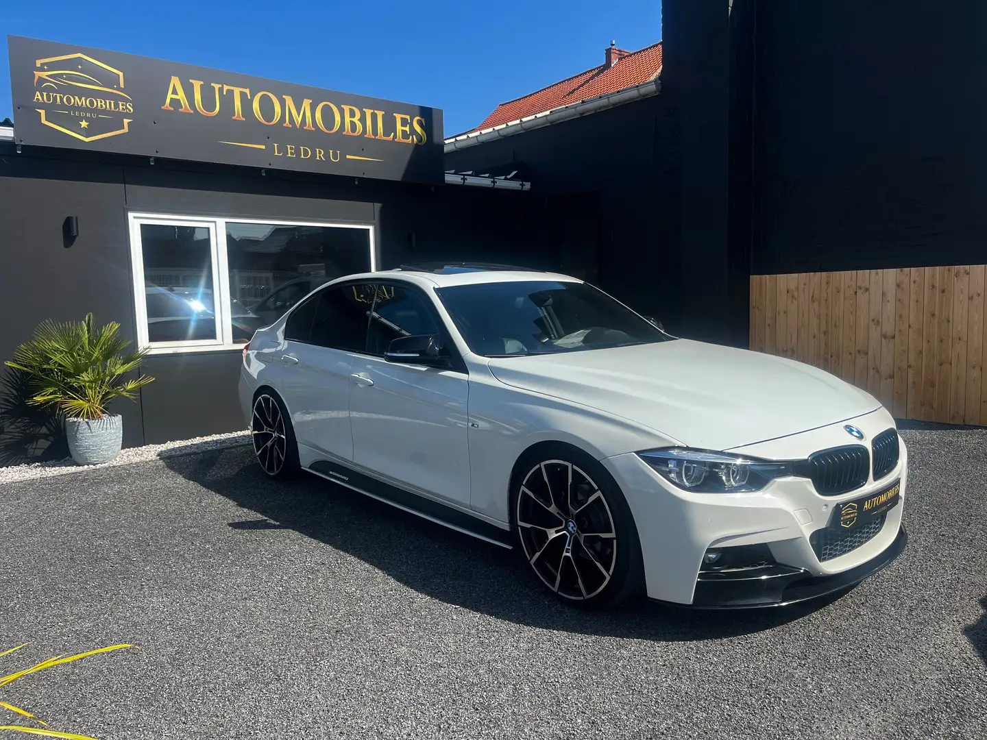 BMW 330 330i // M-Performance // Full options ! Wit - 1