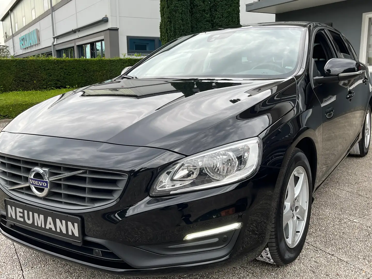 Volvo V60 Linje Business Schwarz - 1