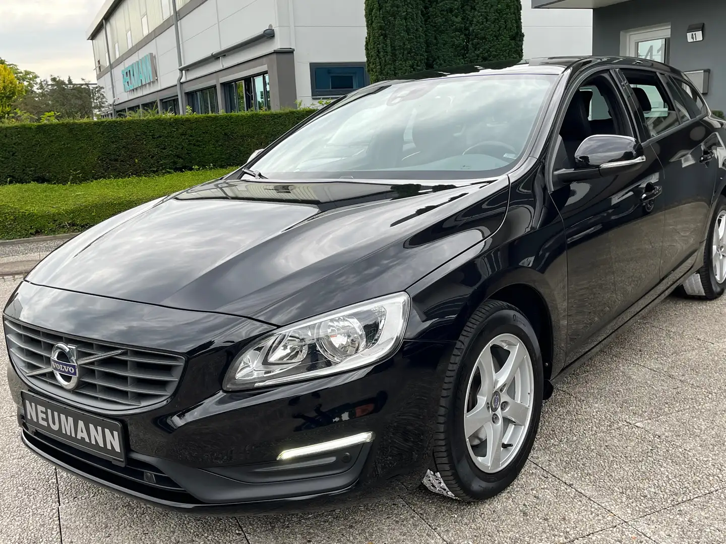 Volvo V60 Linje Business Schwarz - 2