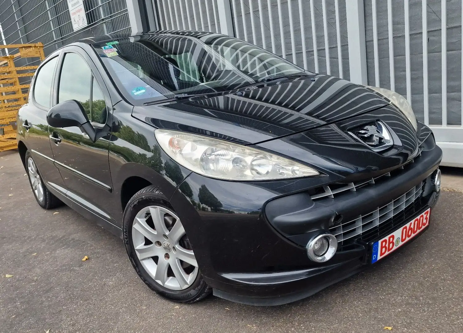Peugeot 207 1.6/GARANTIE/AUTOMATIK/TÜV 07.2026/KLIMA Zwart - 1