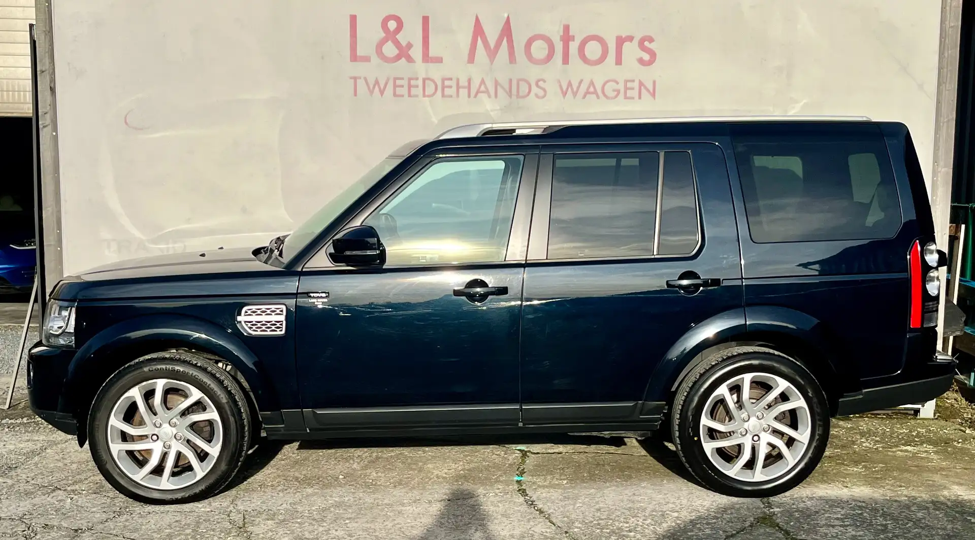 Land Rover Discovery 3.0 TDV6 HSE*7Plaats*Xenon Pano Leder Alu 20"* Zwart - 2