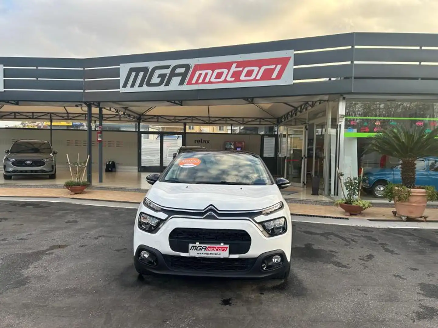 Citroen C3 1.2 puretech Shine s&s 83cv neopatentati my20 Blanc - 2