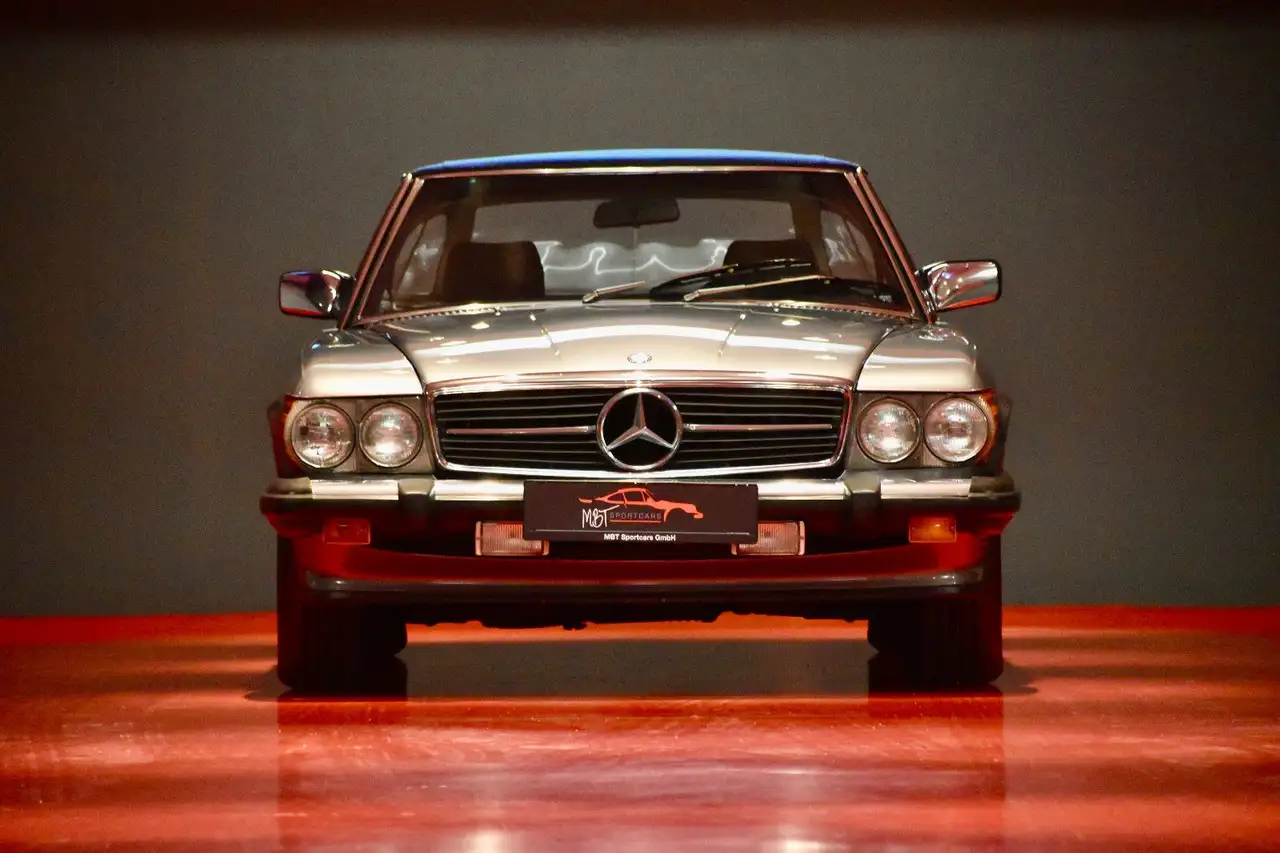 Mercedes-Benz SL 560