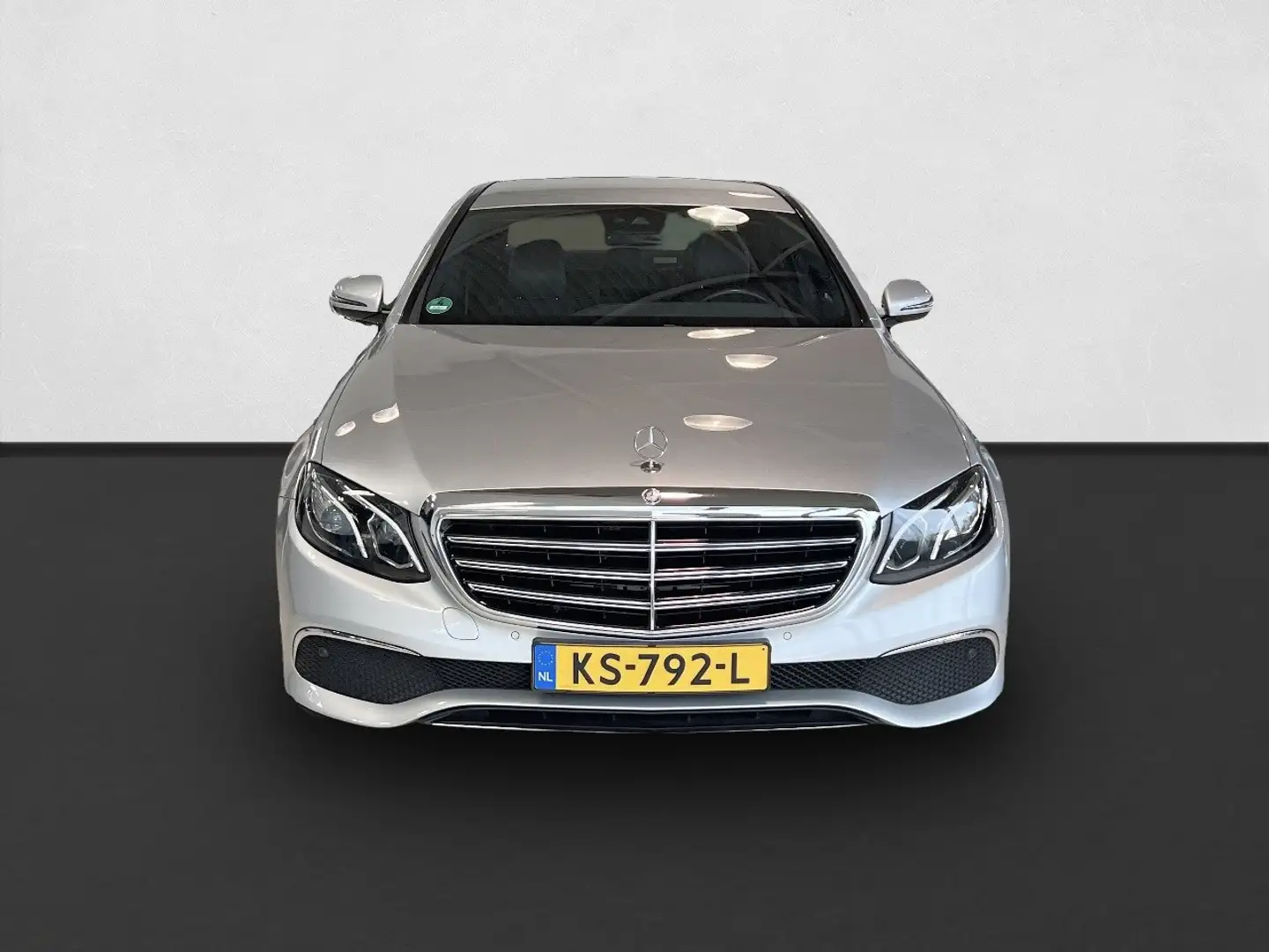 Mercedes-Benz E 350 350e Exclusive / COMAND / CAMERA / 18'' / STOELVER Gris - 2