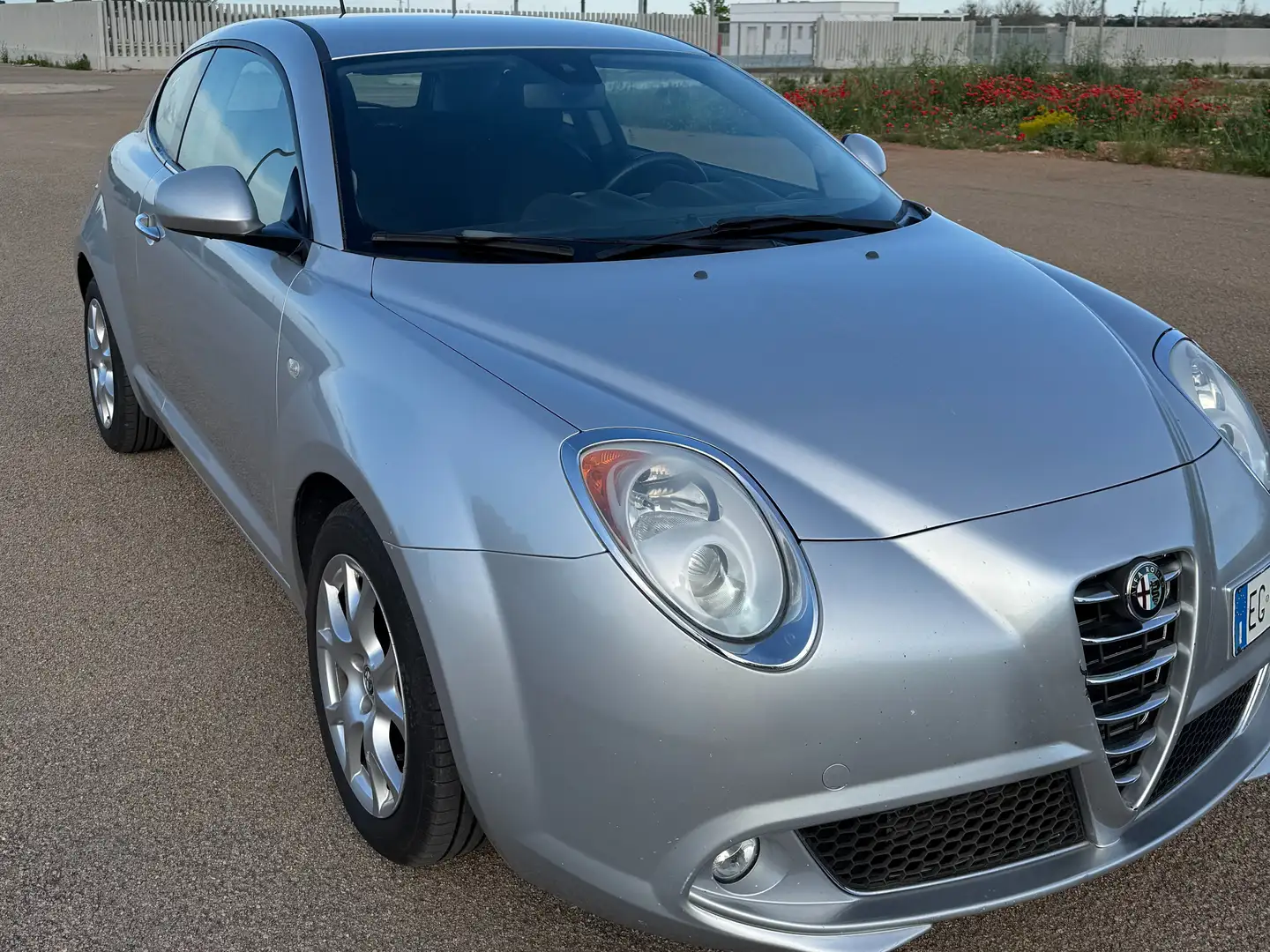 Alfa Romeo MiTo MiTo 2008 1.6 jtdm Distinctive 120cv Silber - 1
