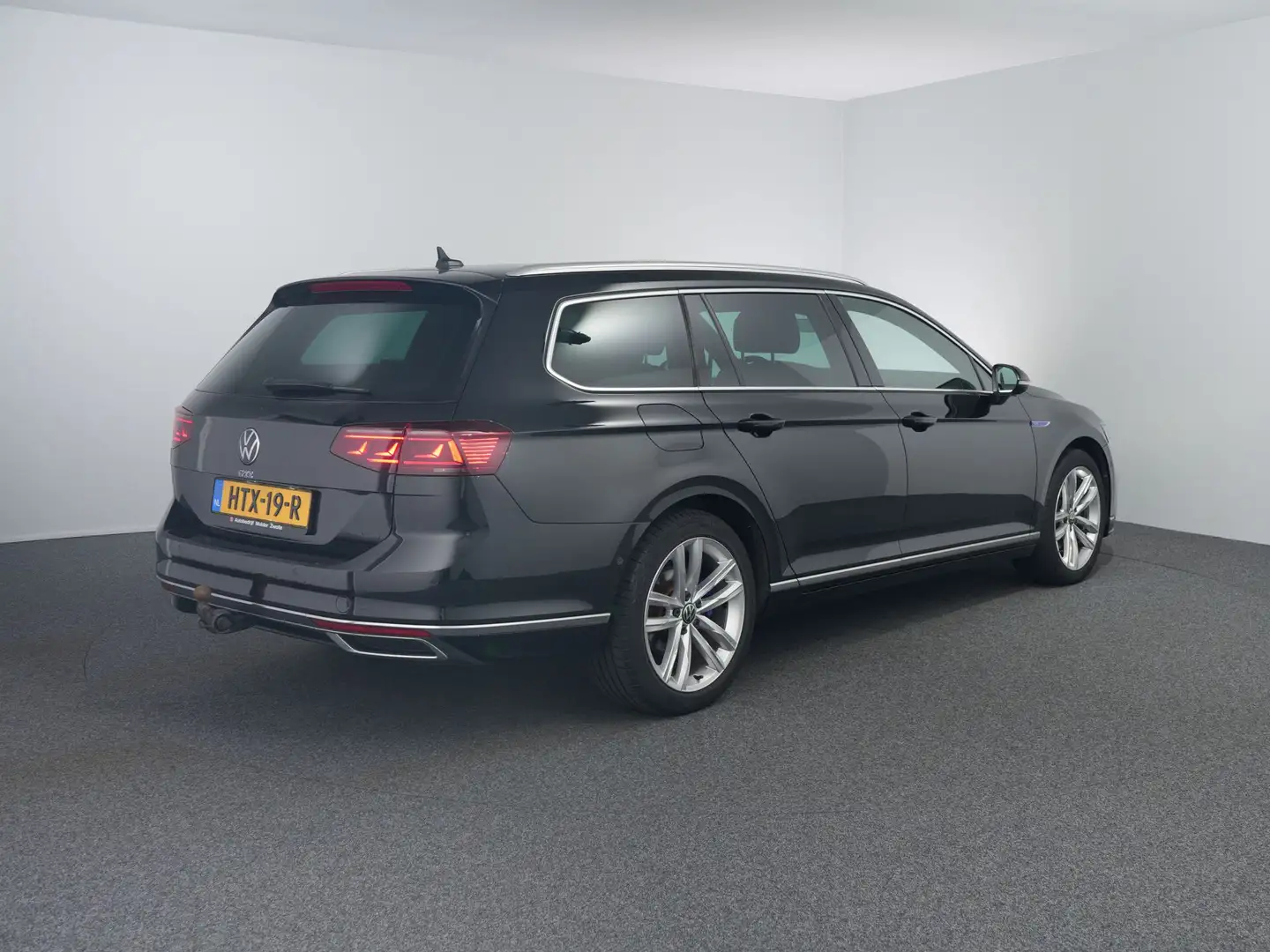 Volkswagen Passat Variant 1.4 TSI PHEV GTE Business | Leer | Matrix | Zwenkh Zwart - 2