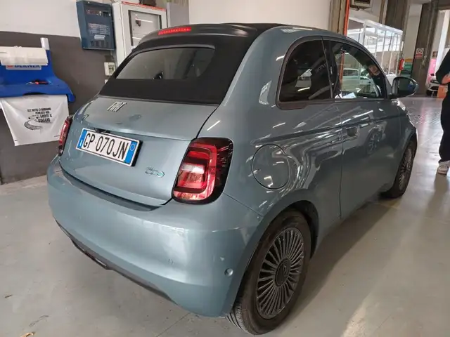 Fiat 500E view 5