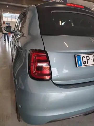 Fiat 500E view 12