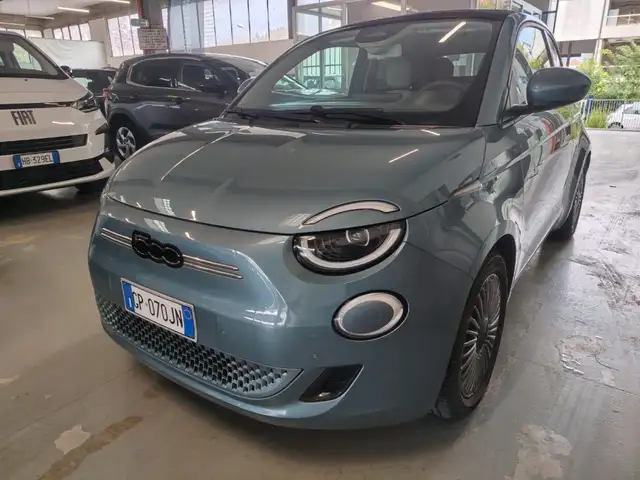 Fiat 500E view 2