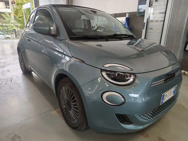 Fiat 500E view 3