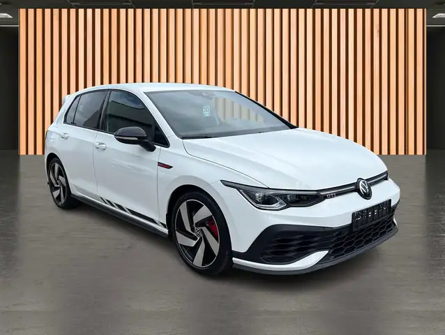 Volkswagen Golf view 4