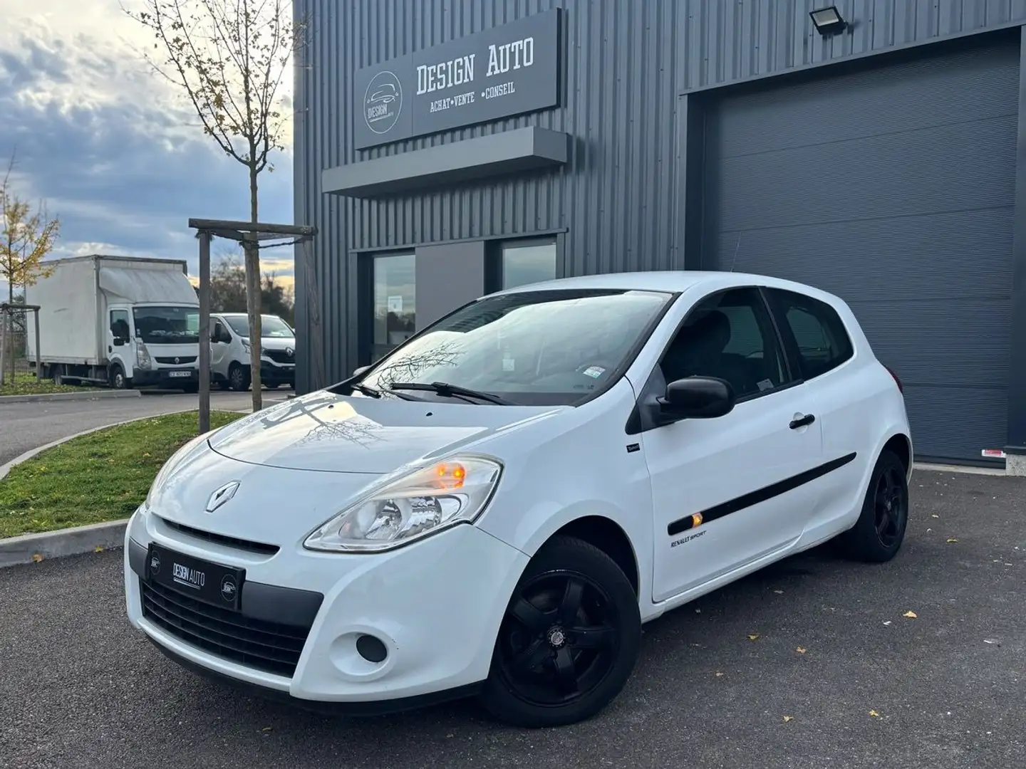 Renault Clio III 1.2 75CH EDITION YAHOO - CARNET D'ENTRETIEN - GARANTIE 03 MOIS Blanc - 1
