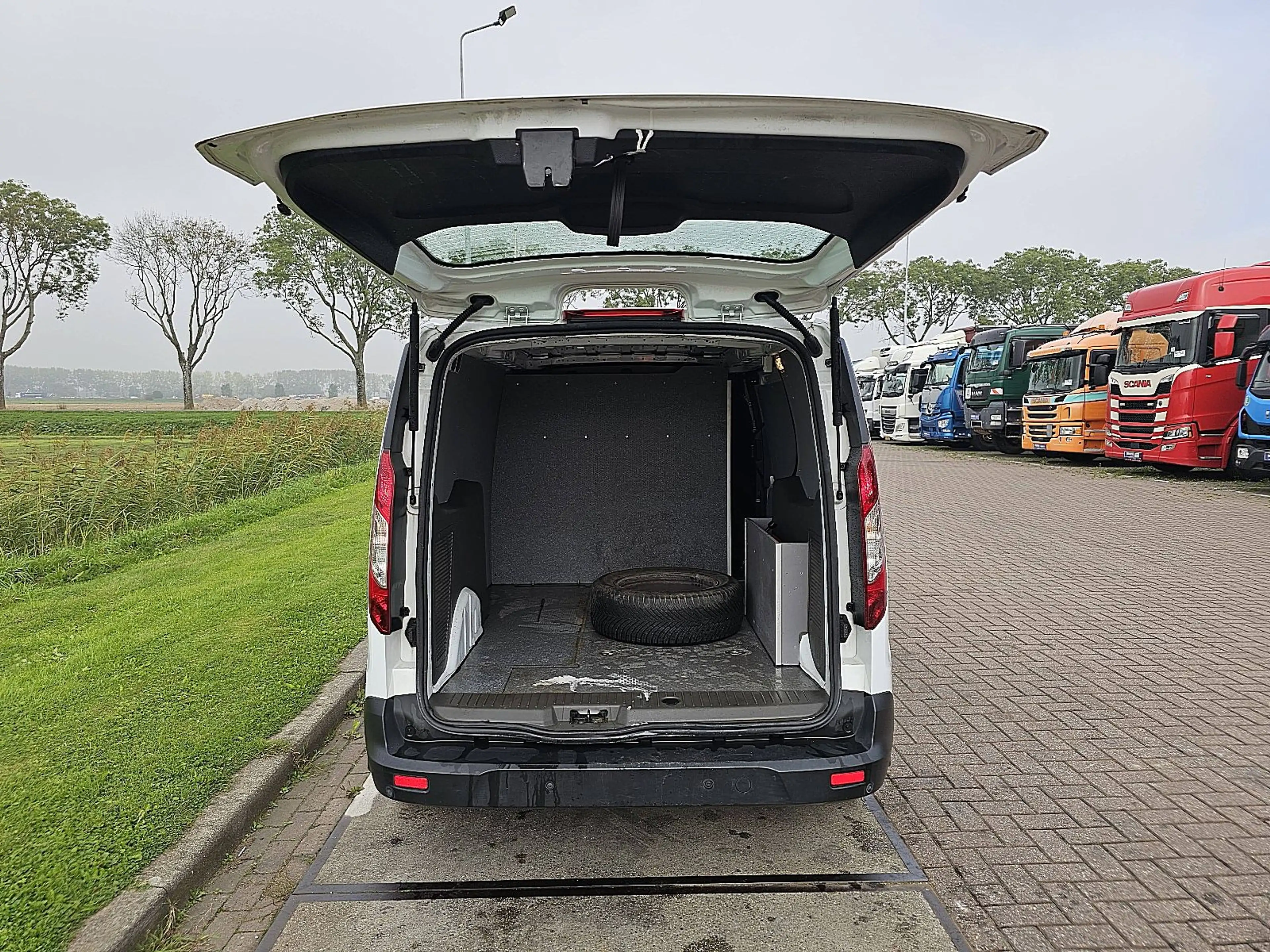 Ford Transit Connect 1.5 L2 ac EURO6 — photo 11