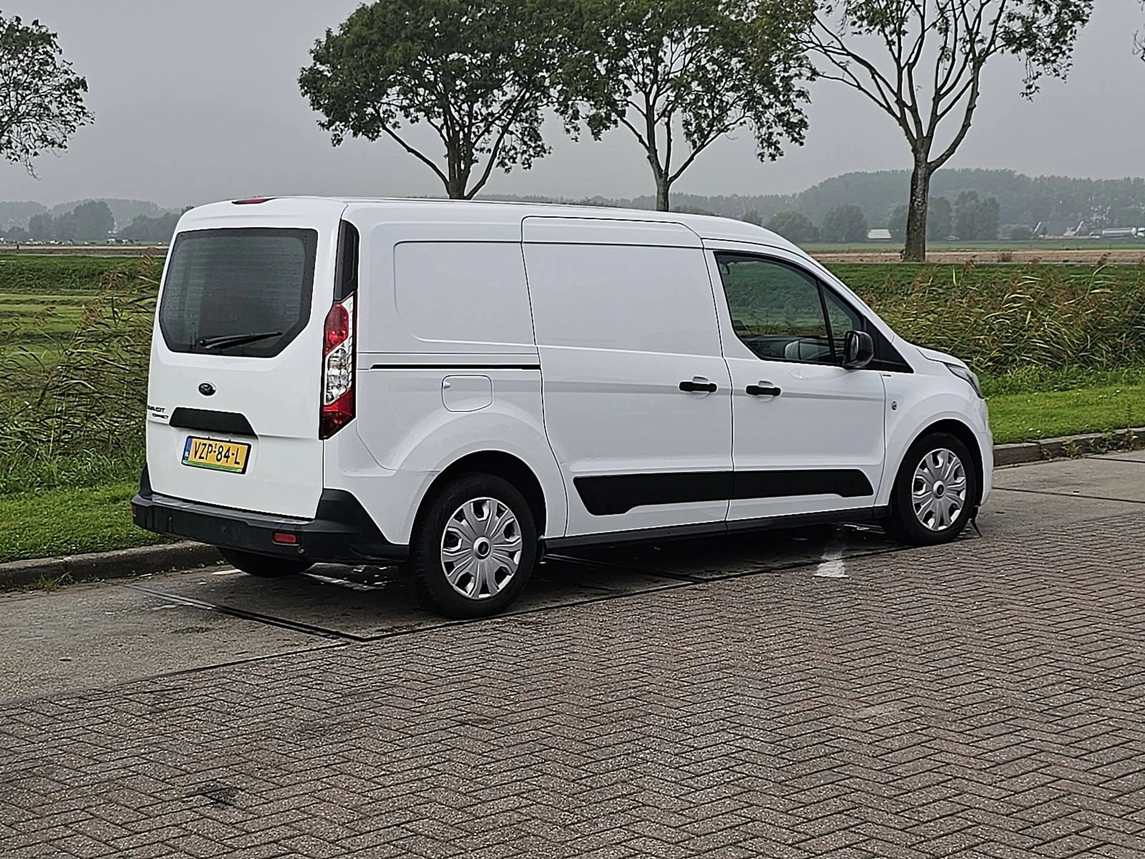 Ford Transit Connect 1.5 L2 ac EURO6 — photo 3