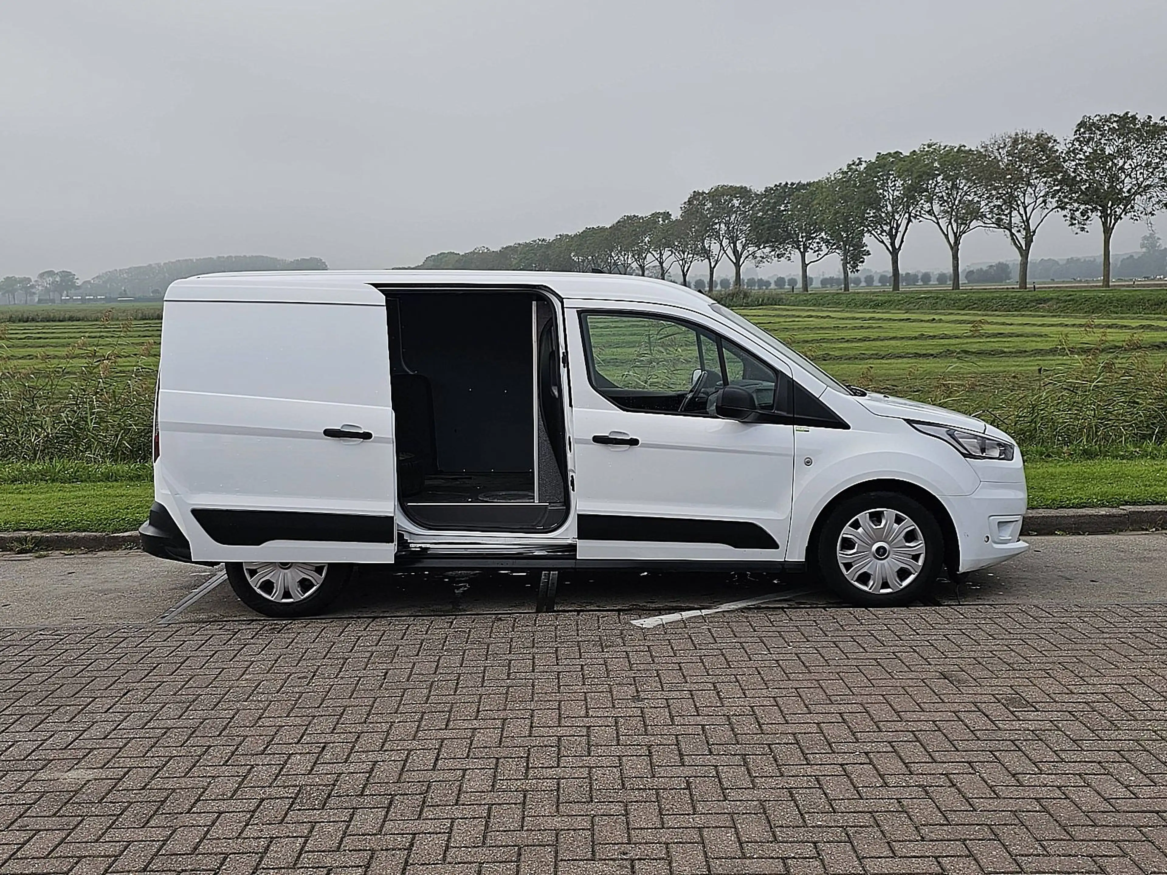 Ford Transit Connect 1.5 L2 ac EURO6 — photo 12