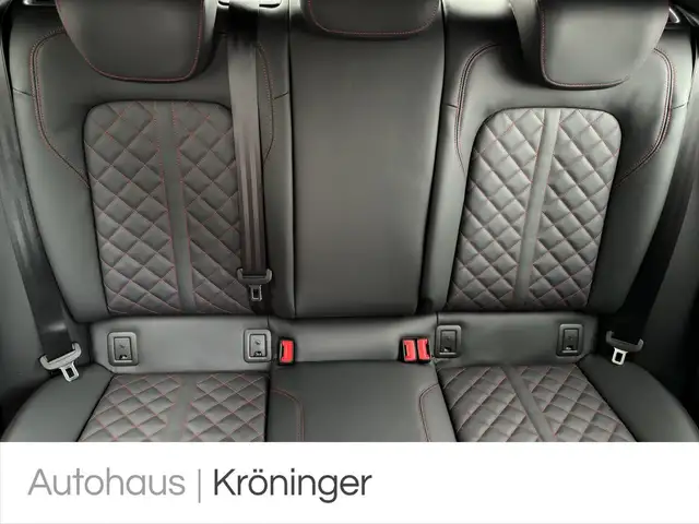 Audi Q2 view 10