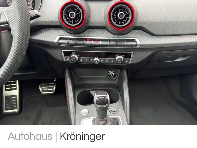 Audi Q2 view 14