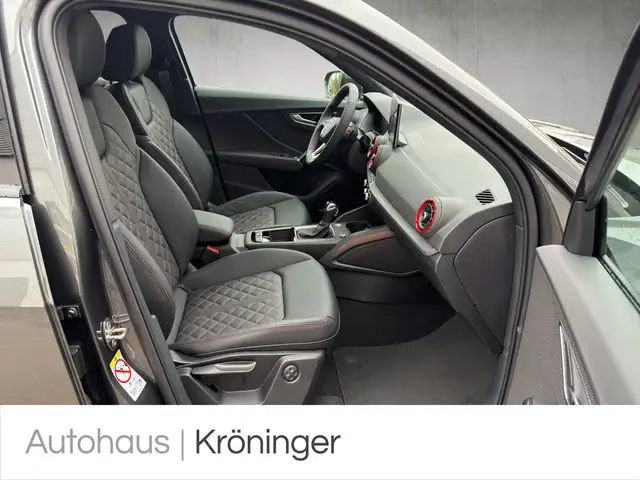 Audi Q2 view 9
