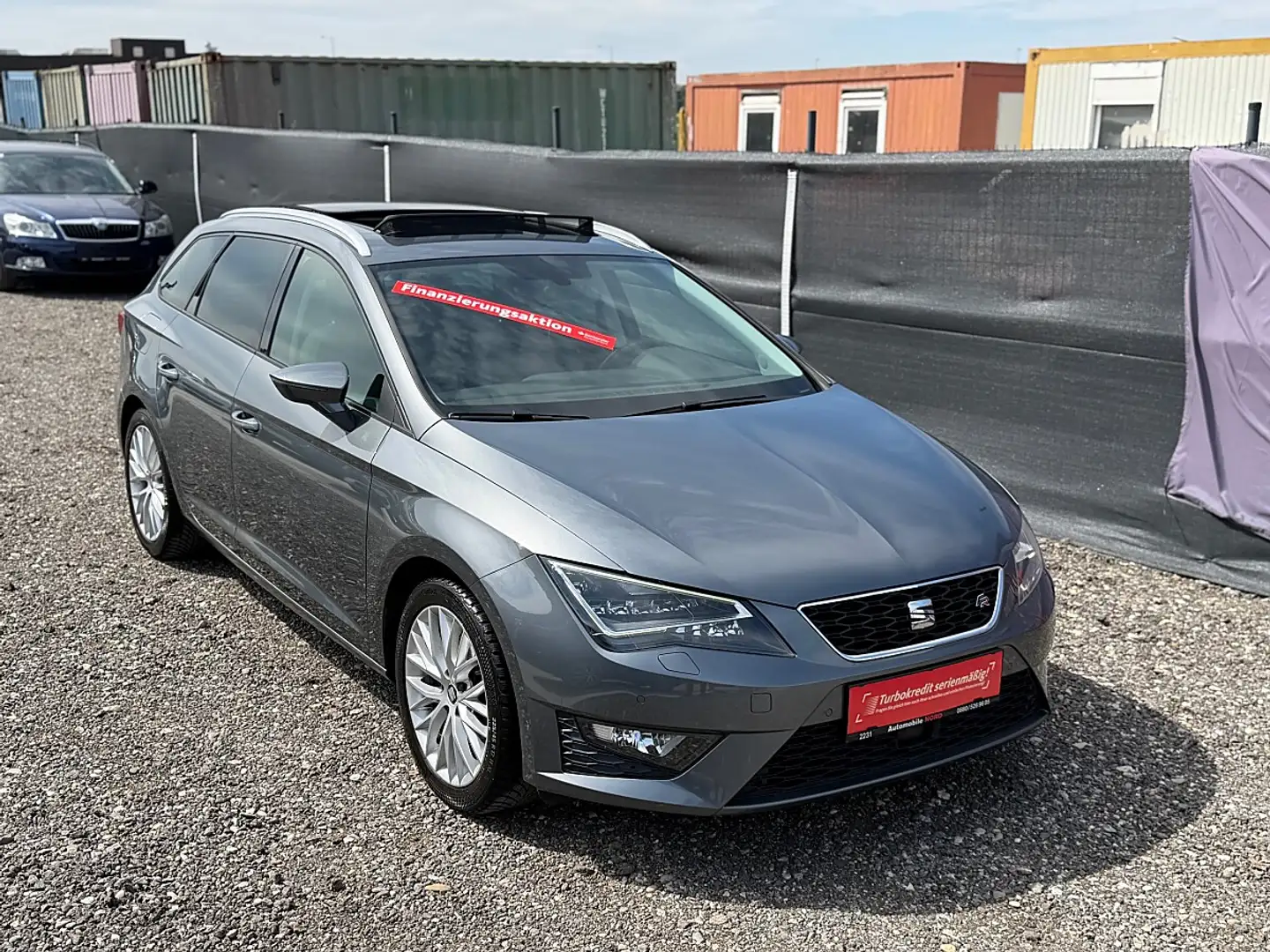 SEAT Leon ST FR 2,0 TDI DSG - FR LINE - PANORAMA - KAMERA... Grau - 2