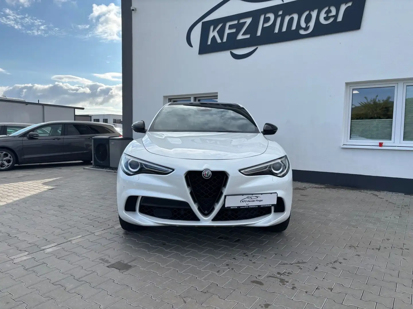 Alfa Romeo Stelvio Quadrifoglio Q4 Blanc - 2