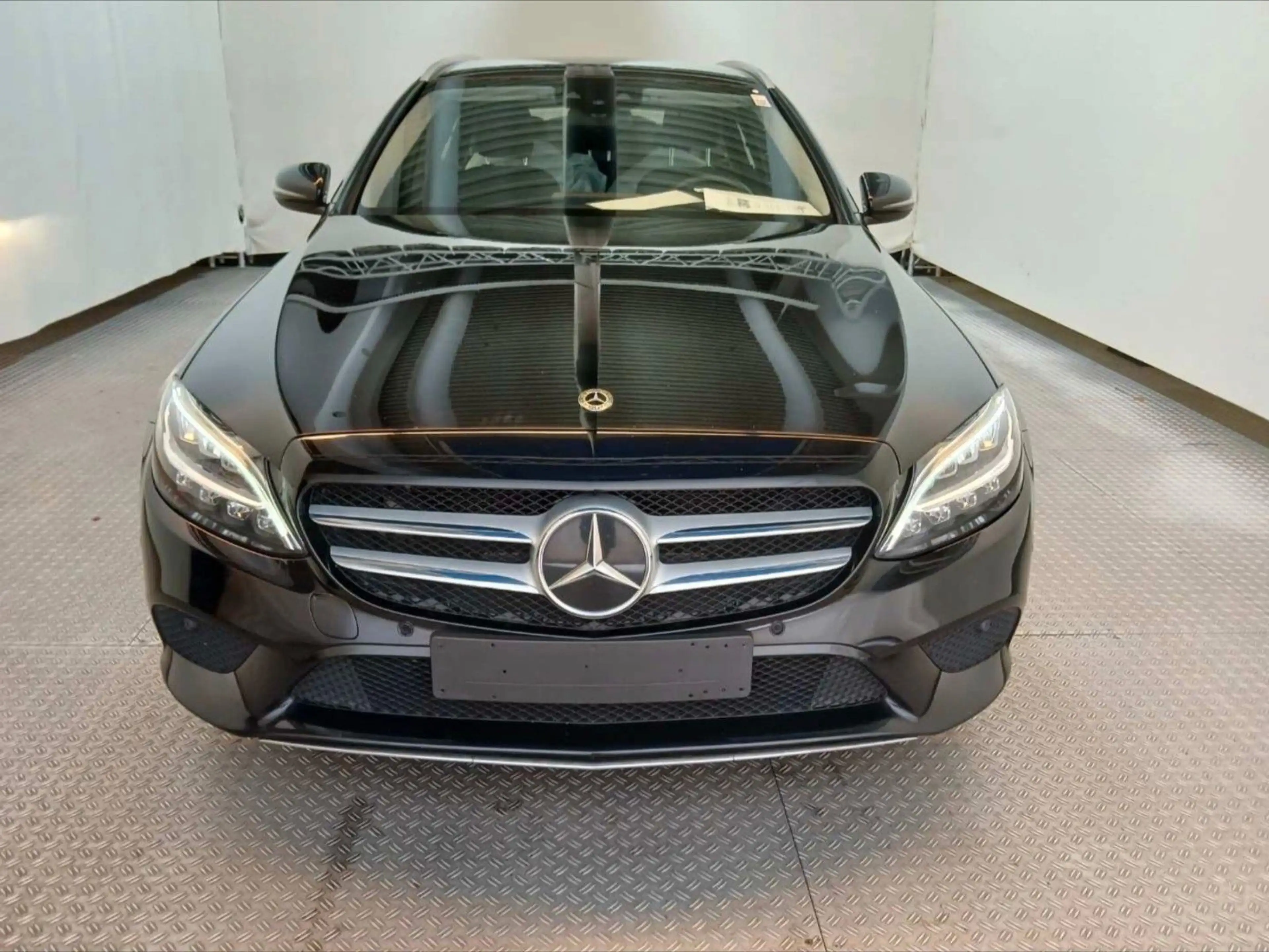 Mercedes-Benz C 300 e 9GTR LED NAVI COMAND CAM 44Co2 — photo 8