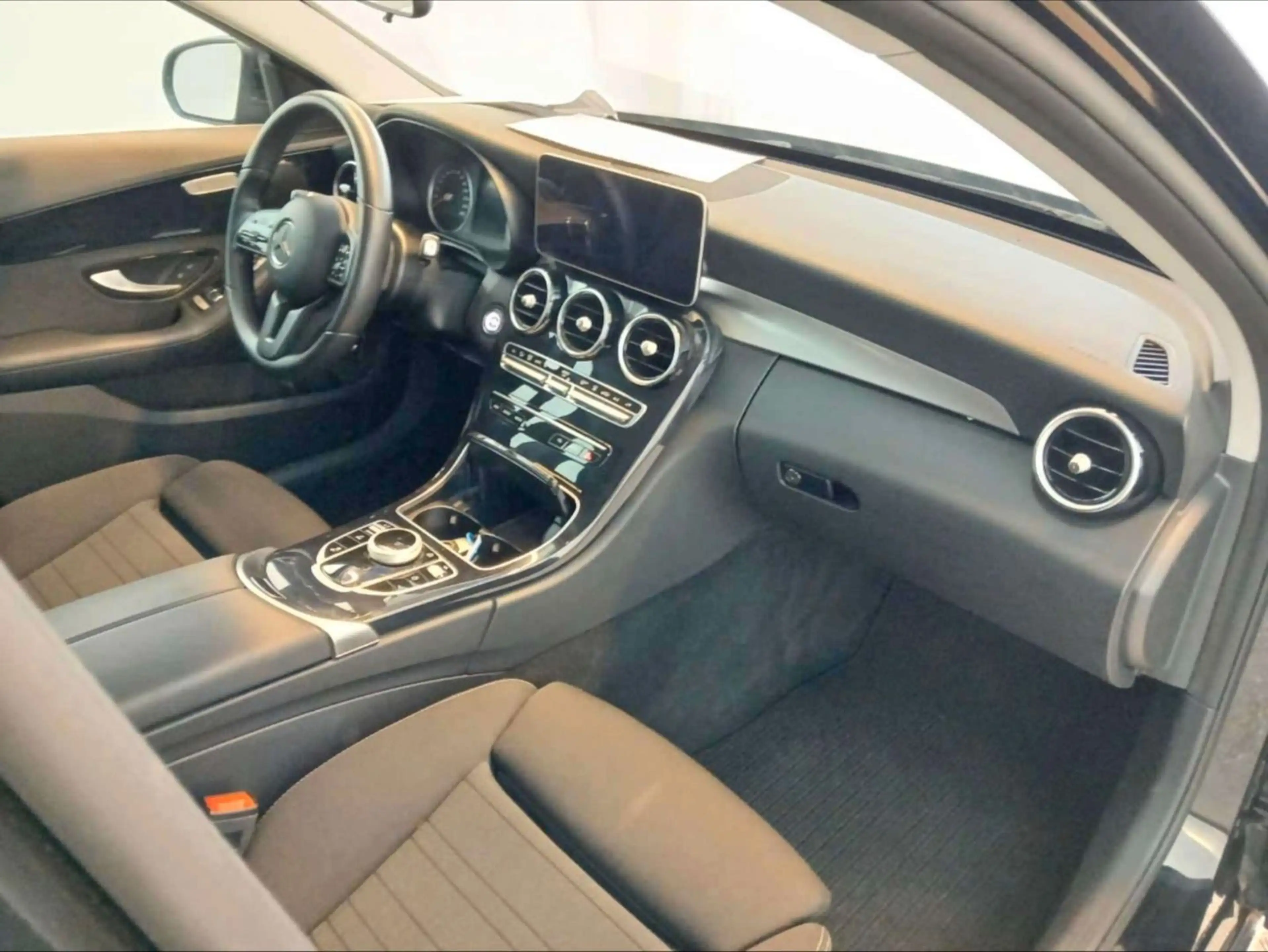 Mercedes-Benz C 300 e 9GTR LED NAVI COMAND CAM 44Co2 — photo 5