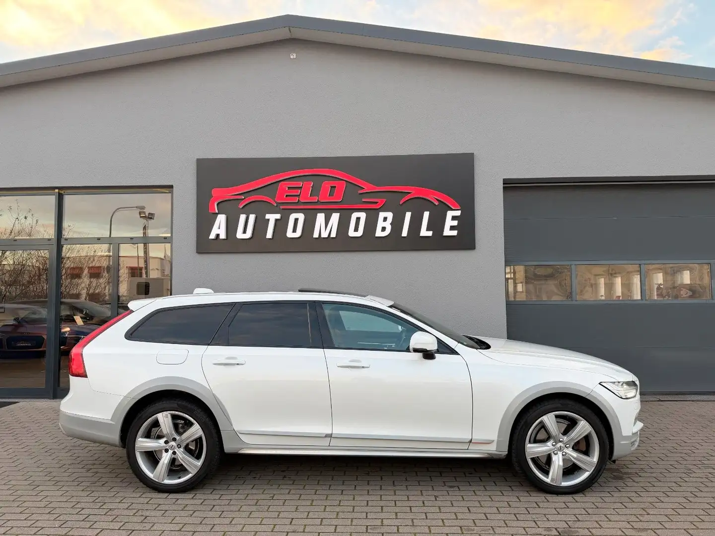 Volvo V90 Cross Country Ocean Race AWD*Kamera* Weiß - 2
