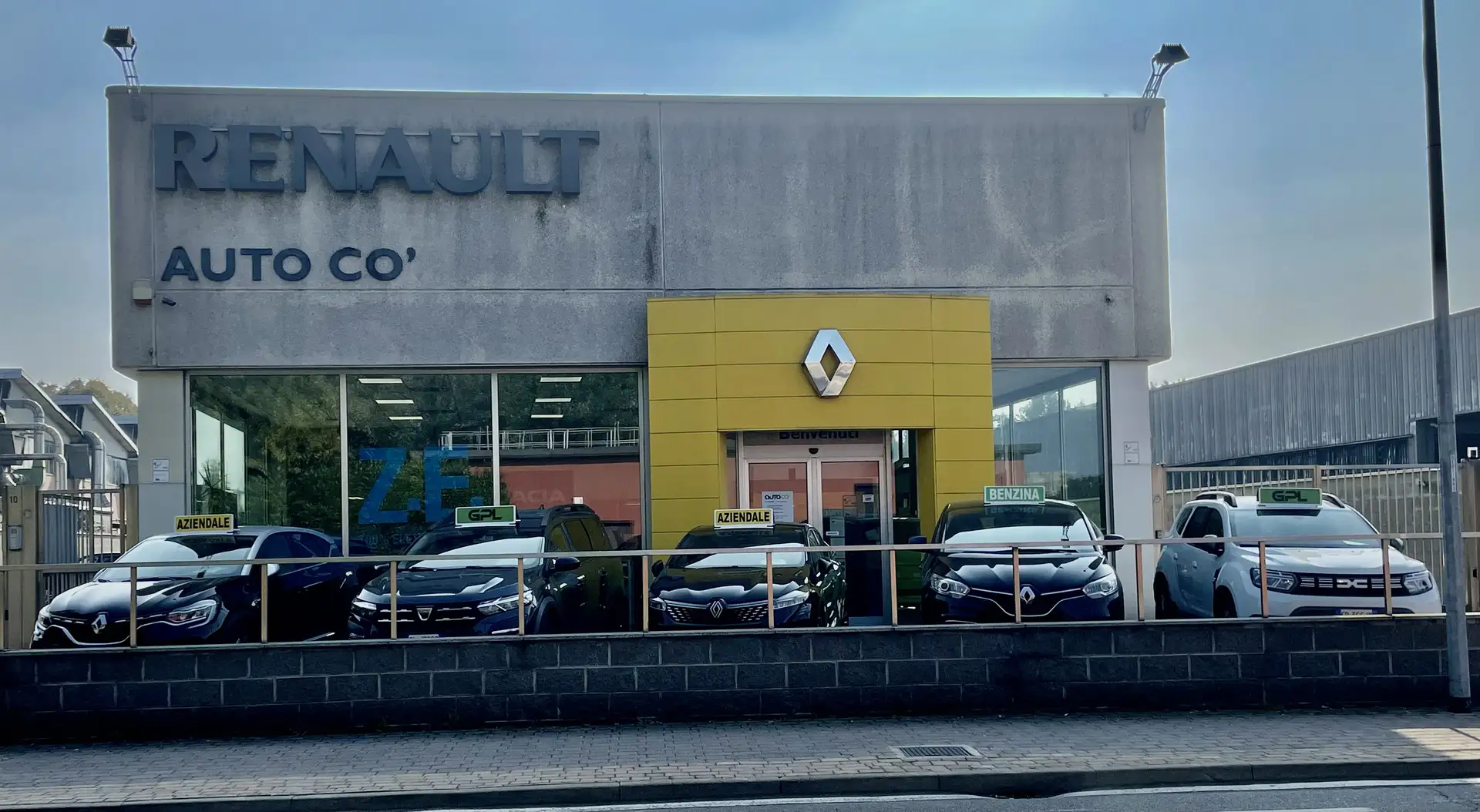 Renault Captur Captur 1.0 tce Benzina Techno 92cv FULL OPTIONAL!! Negro - 2