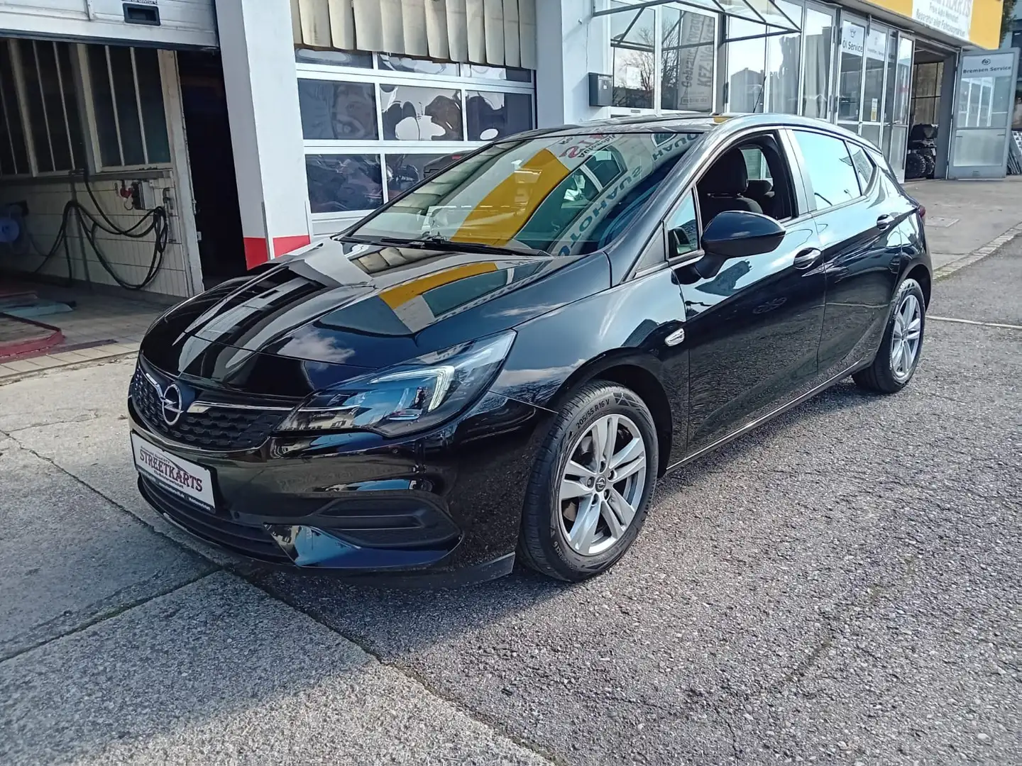 Opel Astra Edition Start/Stopp LED SH BC KA BT Zwart - 1