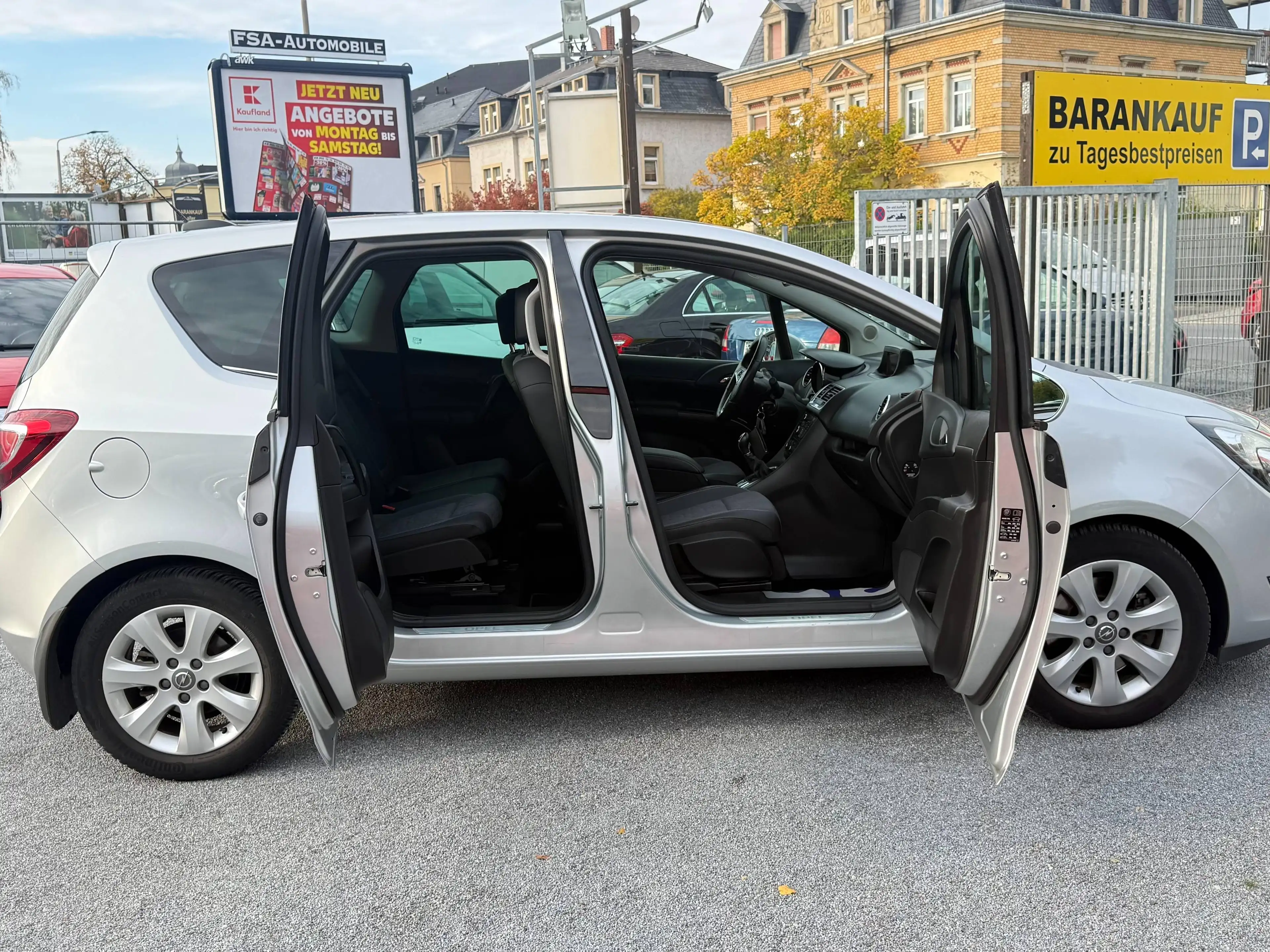 Opel Meriva Innovation ERSTE HAND 60995 KM KLIMAAUTOMATIK CAMERA EPH SITZHEIZUNG TÜV NEU — photo 10
