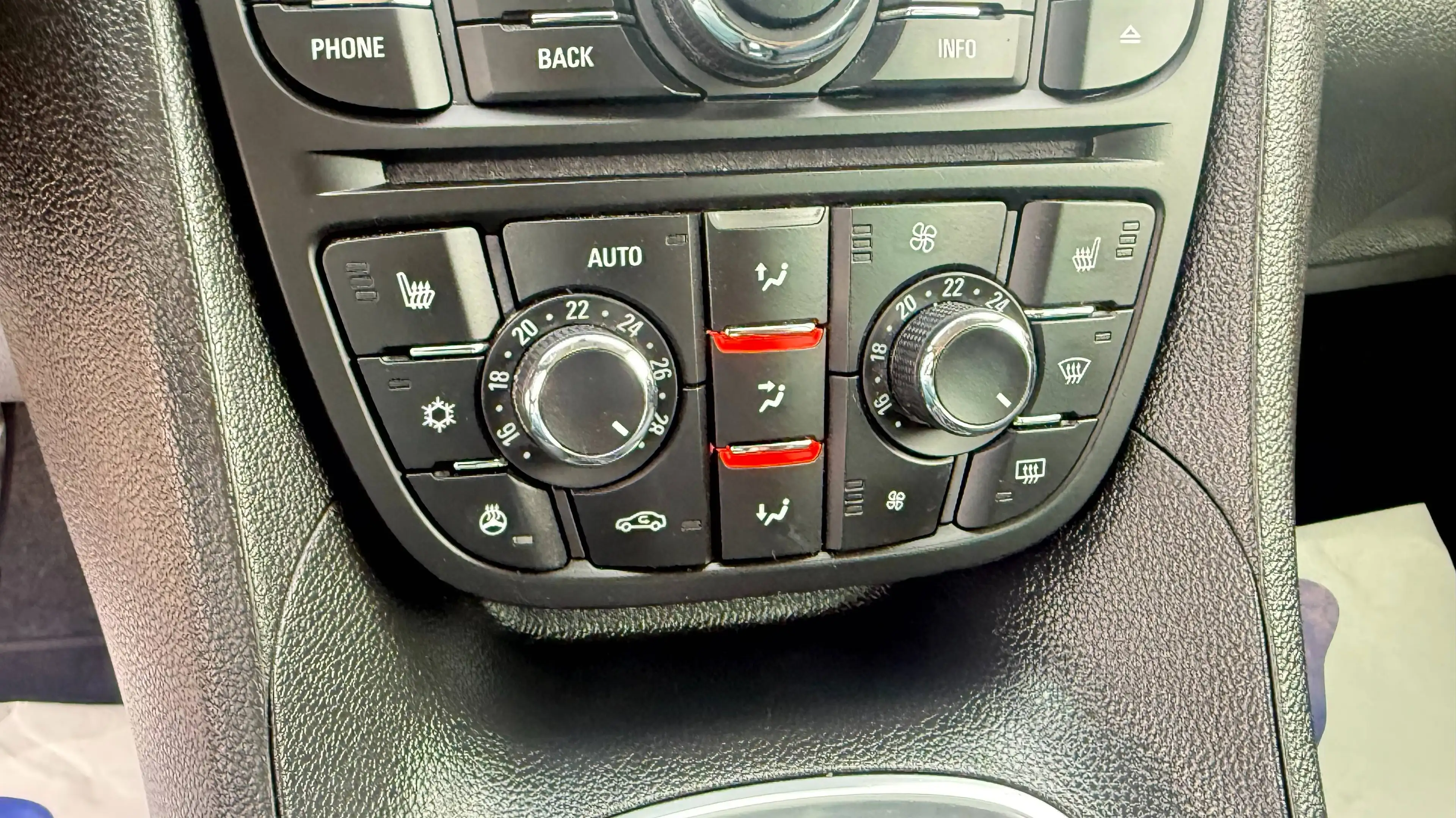 Opel Meriva Innovation ERSTE HAND 60995 KM KLIMAAUTOMATIK CAMERA EPH SITZHEIZUNG TÜV NEU — photo 14